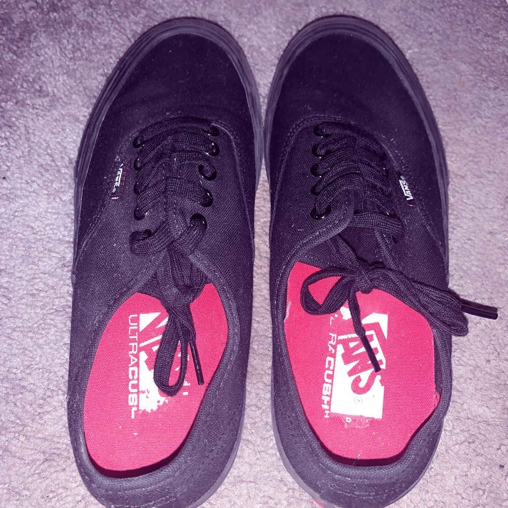 Authentic pro black/black
